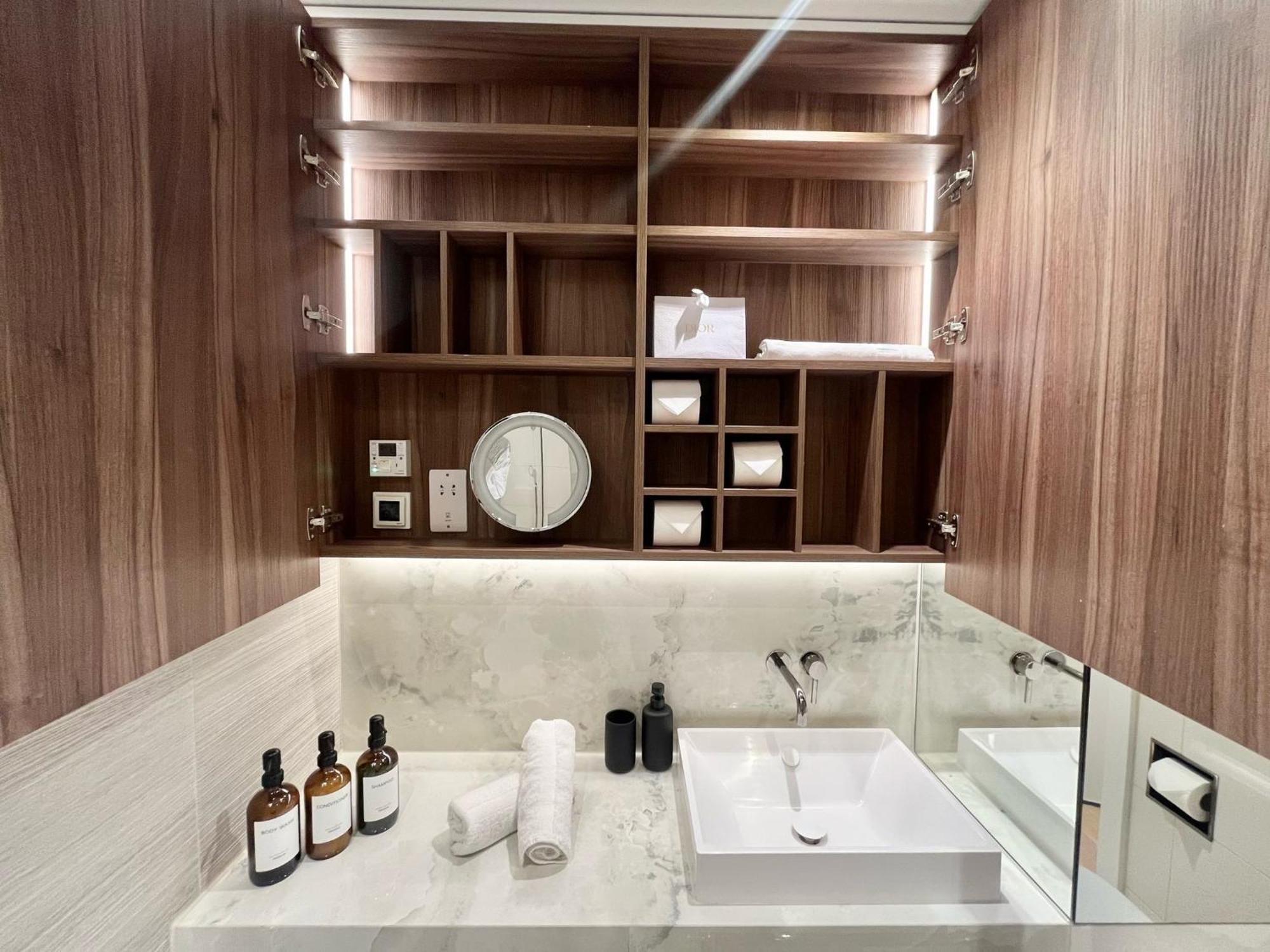 Luxury 2-bed 2-bath -white Living -steps To Tube Apartamento Londres